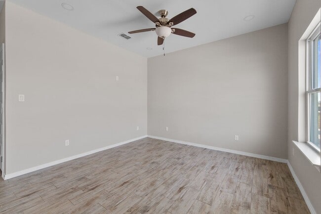 Building Photo - 2425 North Valley Circle, UNIT A