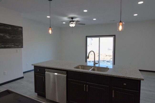 Foto del edificio - 848 N Redbud Ct
