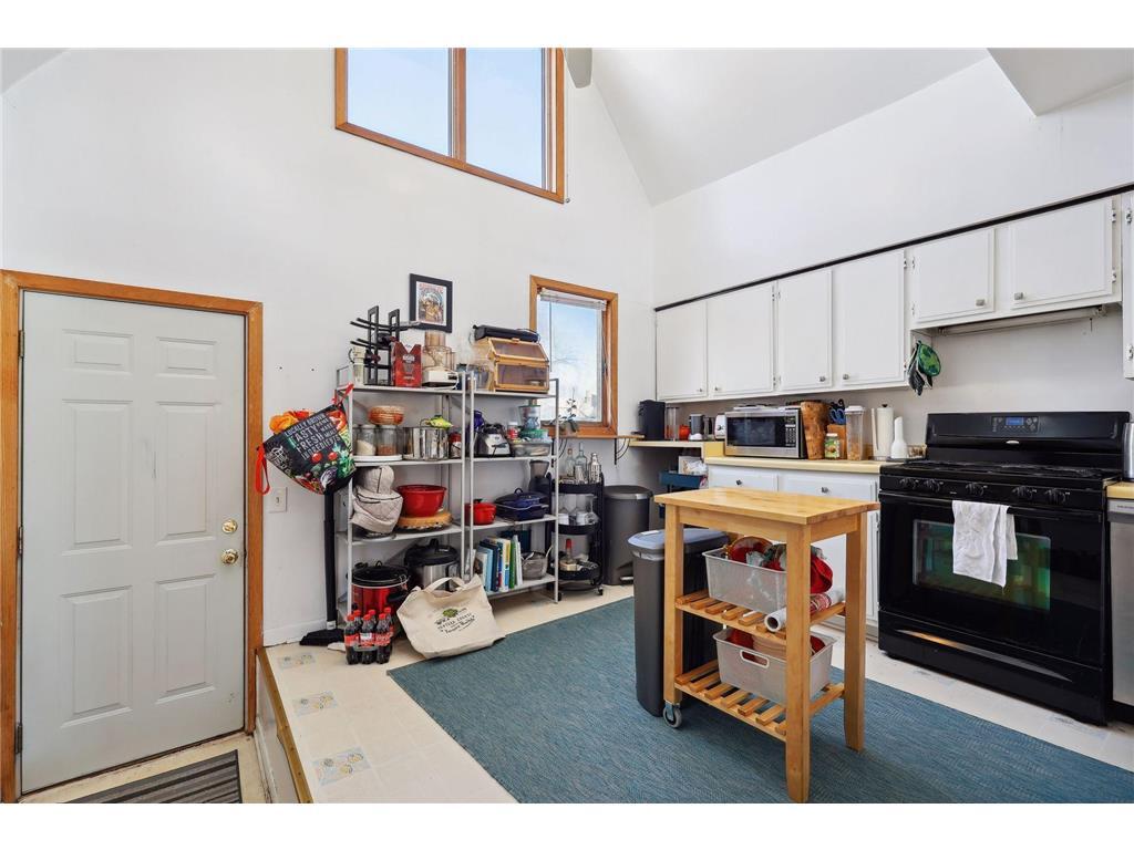 Primary Photo - 3044 Fremont Ave S