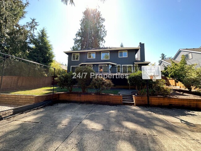 Building Photo - HOLIDAY SPECIAL! $600 off December rent! L...