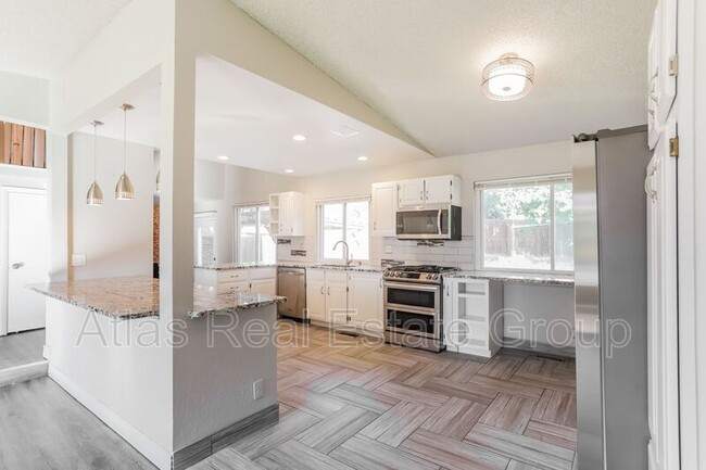Foto del edificio - 3744 S Mission Pkwy