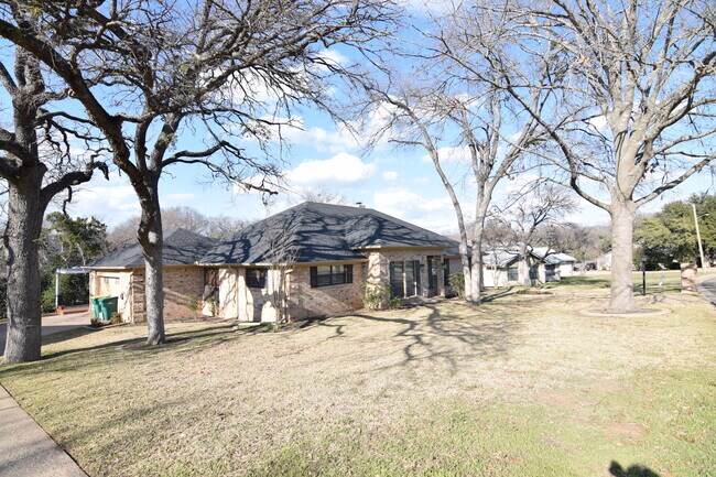 Foto del edificio - 605 Pecos Trail