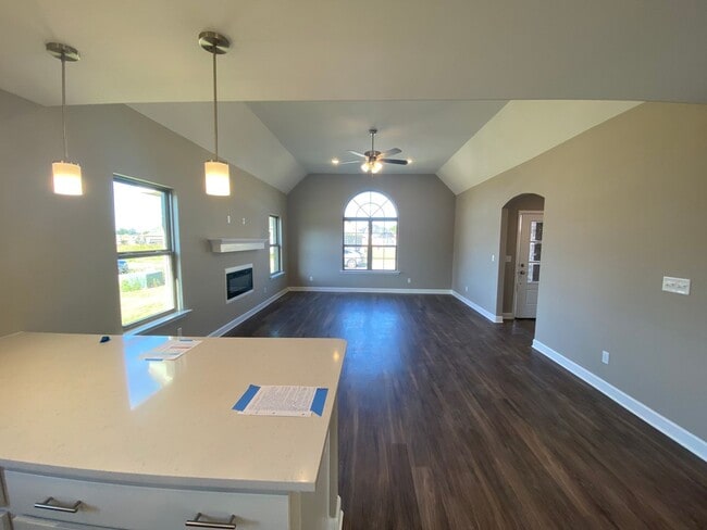 Building Photo - 5519 Briardale Dr