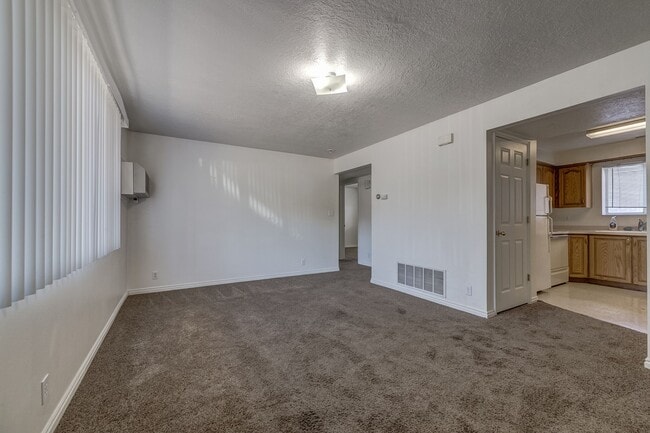 Building Photo - 49 N 400 W