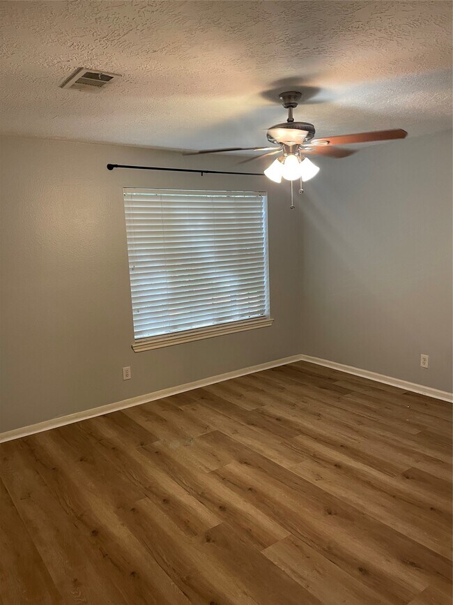Building Photo - 11115 Winspring Dr