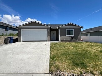 Building Photo - 1133 S New Oak Ln