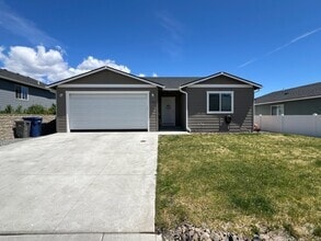 Building Photo - 1133 S New Oak Ln