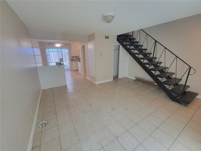 Building Photo - 4505 Canoga St