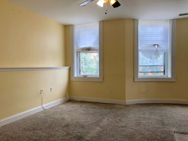 Foto del edificio - Apartment Units in Old Goucher, Baltimore, MD!