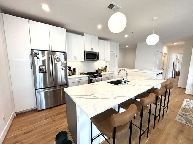 Building Photo - Urban Luxury in U Street Corridor