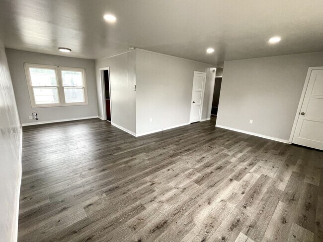 Foto del edificio - 1427 Judson Ave