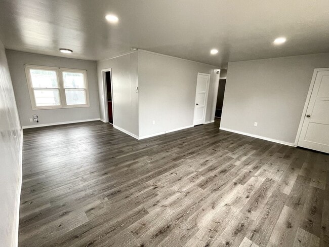 Building Photo - 1427 Judson Ave