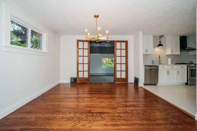 Foto del edificio - Stunning 4 Bedroom Home!