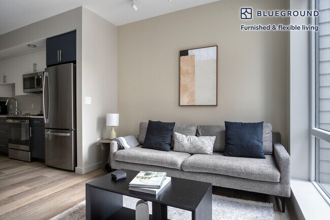 Foto del edificio - 1550 Soldiers Fld Rd