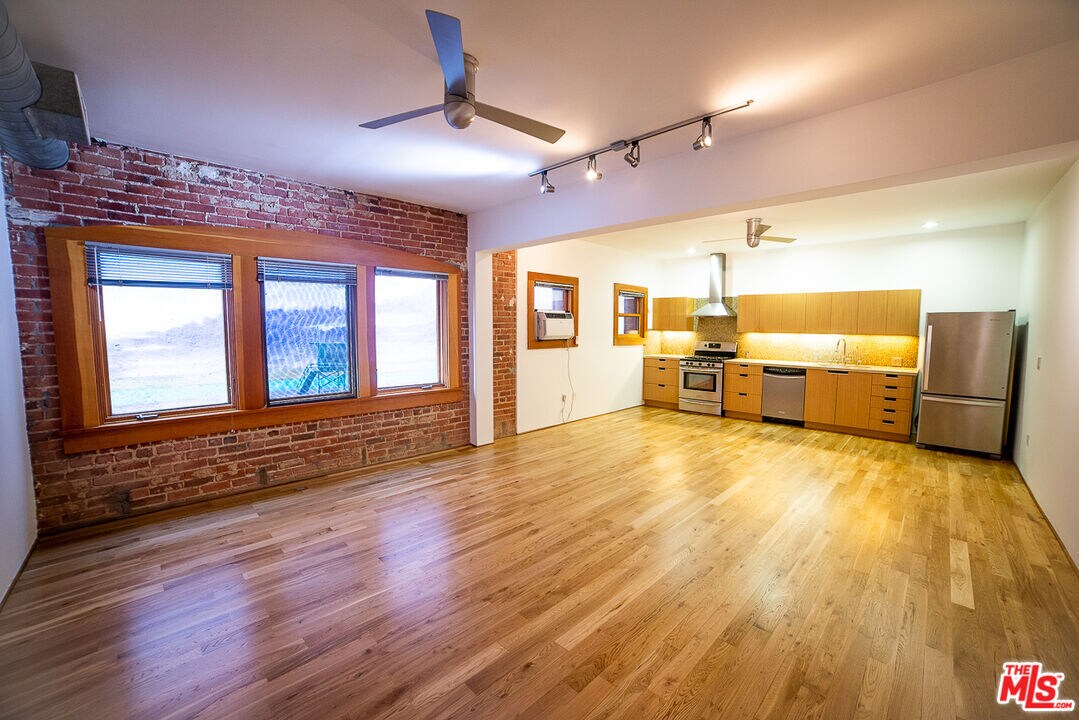 Foto principal - 8 Brooks Ave