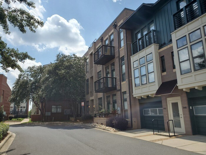 452 New Bern Station Ct Unit 452, Charlotte, NC 28209 Condo for Rent