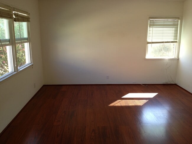 Building Photo - 26025 Cypress St