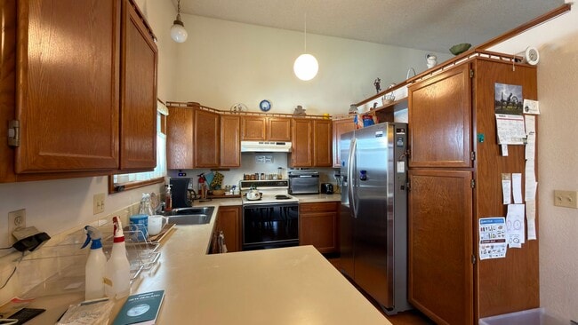 Building Photo - Great Furnished House In Fort Collins with all utilities included
