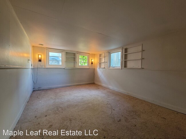 Foto del edificio - 3 br, 2 bath House - 9225 Wallingford Ave N