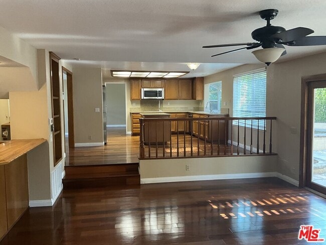 Building Photo - 1100 Promontory Pl