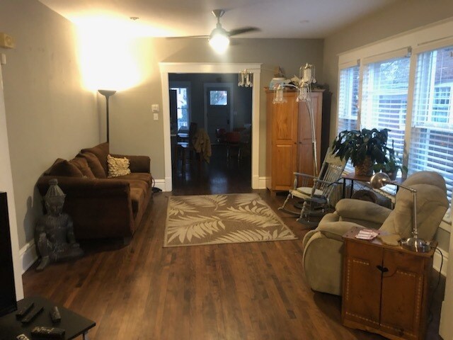 Living room 2 - 6335 5th Ave