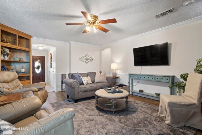 Foto del edificio - 550 Mockingbird Dr