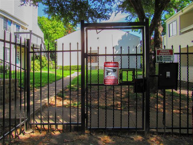 Building Photo - 7431 Holly Hill Dr