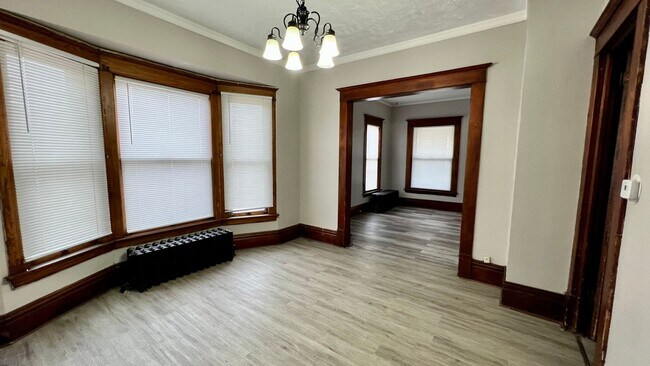 Foto del edificio - 914 Broadway Ave NW