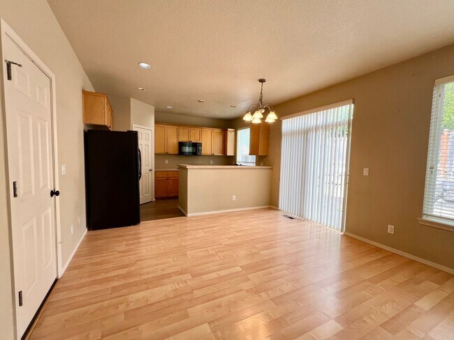 Foto del edificio - Beautiful 3-Bedroom Home in Hillsboro’s Desirable Arbor Roses Community!