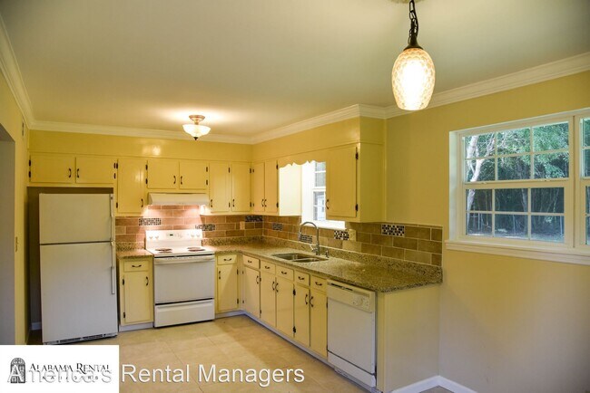 Building Photo - 3 br, 1 bath House - 180 Drew Street