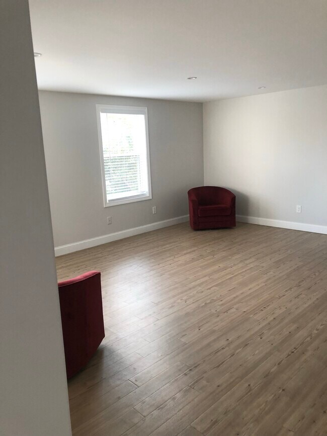 Living Room - 81 Newbury St