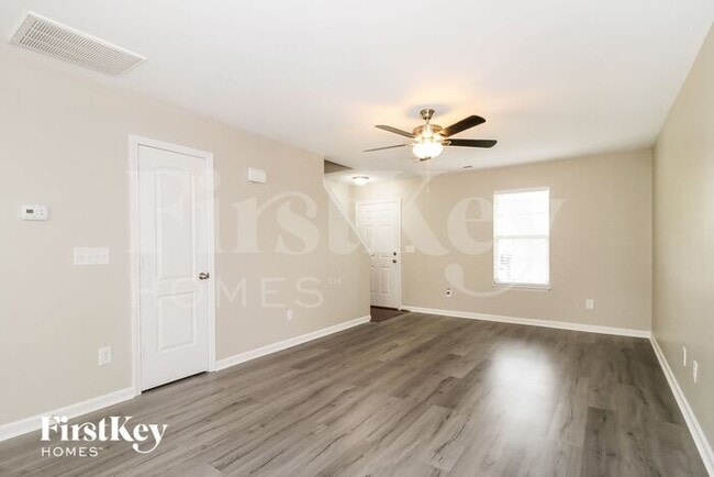 Building Photo - 5350 Gyddie Dr