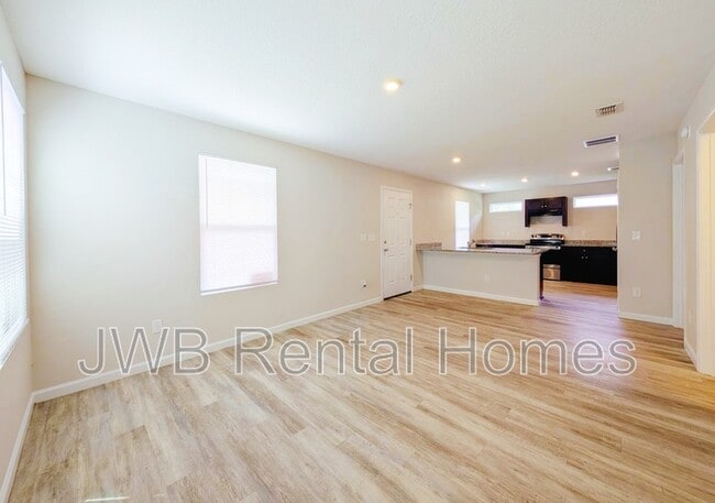 Building Photo - 855 Ionia St