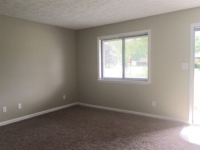 Building Photo - Fantastic Ranch 3 Bedroom 1.5 Bathroom hom...