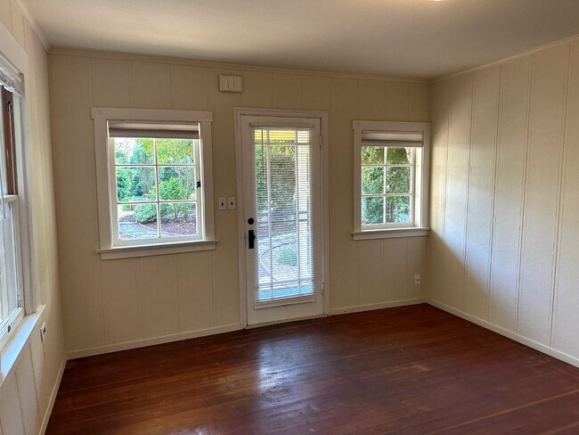 Foto del edificio - 204 Caldwell Ave