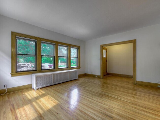 Foto del edificio - 3343 Girard Ave S
