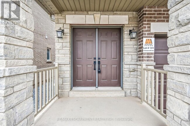 Photo du bâtiment - 15 Huntsworth Ave