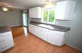 Building Photo - 1093 Washington St