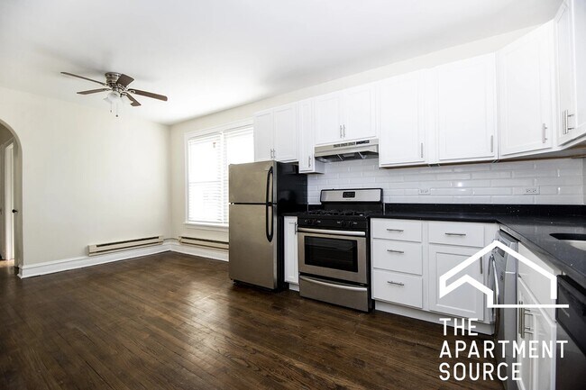 Foto del edificio - 918 Green Bay Rd