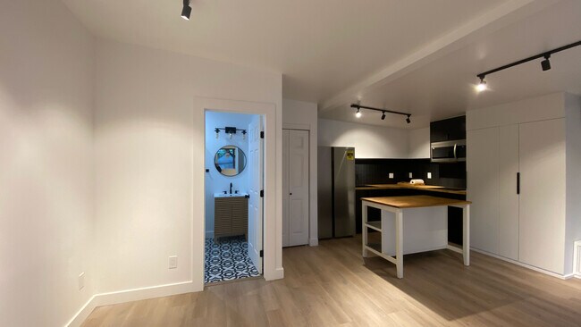 Foto del edificio - 2916-2912 Hollister Ave