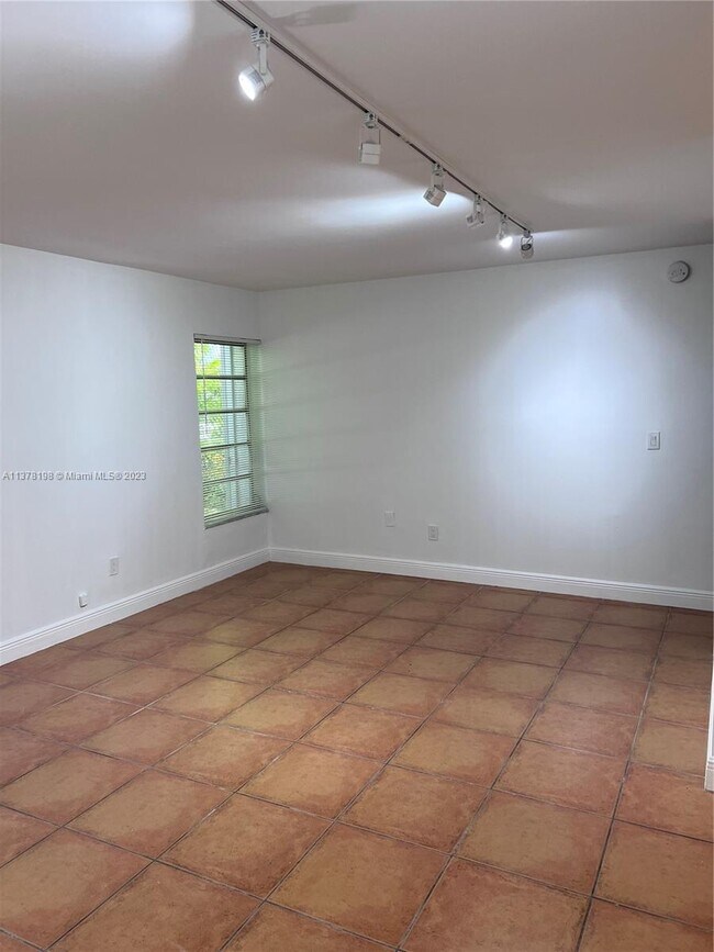 Foto del edificio - 5838 SW 74th Terrace