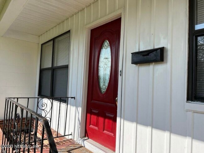Foto del edificio - 1348 Lamanto Ave E