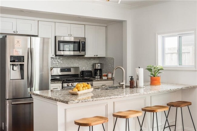 Building Photo - 200 Lowry St NE