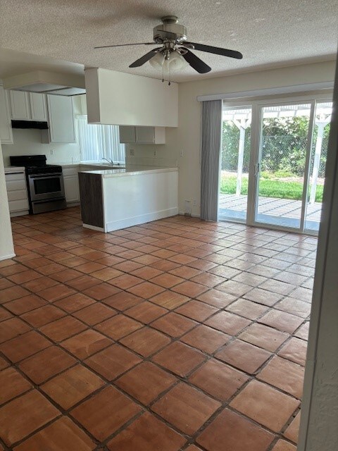 Building Photo - 2545 Desert Oak Dr