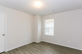 Building Photo - 21522 Kimro Ln