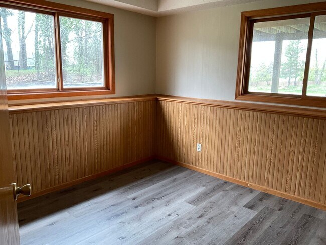Building Photo - 16776 Hershey Ct