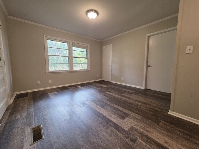 Foto del edificio - 4204 Lakeview Dr NW