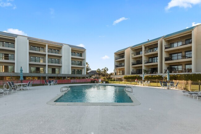 Foto del edificio - 351 Lakeside Ln