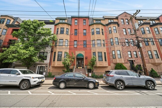 Building Photo - 79 Grand St