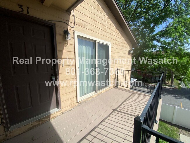 Foto del edificio - Come See This Great 2 Bedroom 1 Bath Condo...